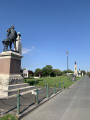 Memorials to some great British wartime sailors - on Plymouth Hoe